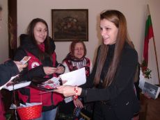 ЧЕРВЕНОКРЪСЦИ ЗАЛЯХА ОБЛАСТТА С МАРТЕНИЦИ И СЪБРАХА СРЕДСТВА ЗА ПРОЕКТ „ТОПЪЛ ОБЯД”