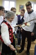 БМЧК, ДОБРОВОЛЦИТЕ ОТ БИБЛИОТЕКАТА И ВЪЗРАСТНИТЕ ДОБРОВОЛЦИ НА БЧК НАПРАВИХА СЕДЯНКА  ЗА ДЕНЯ НА ХРИСТИЯНСКОТО СЕМЕЙСТВО